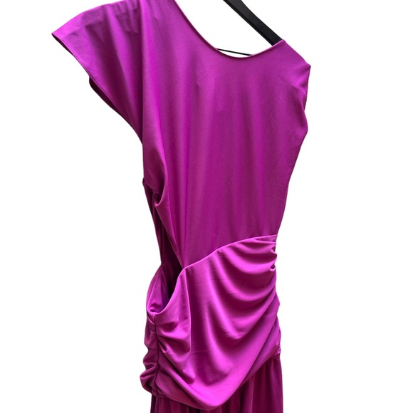 Tanya Taylor
Nami Gown size 6 - Picture 7 of 15